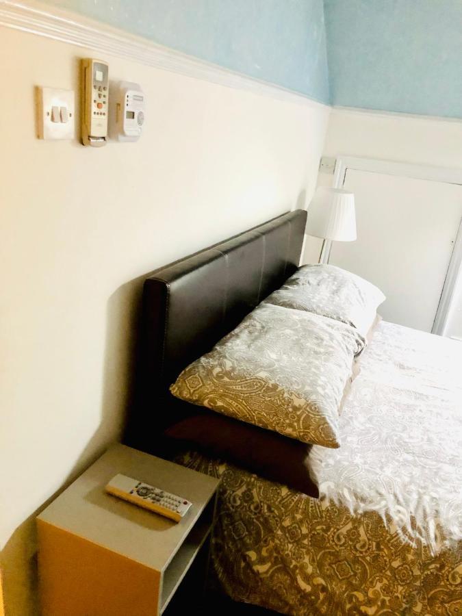 Ferienwohnung AC Hideout, Rochford, Southend On Sea, Airport Exterior foto