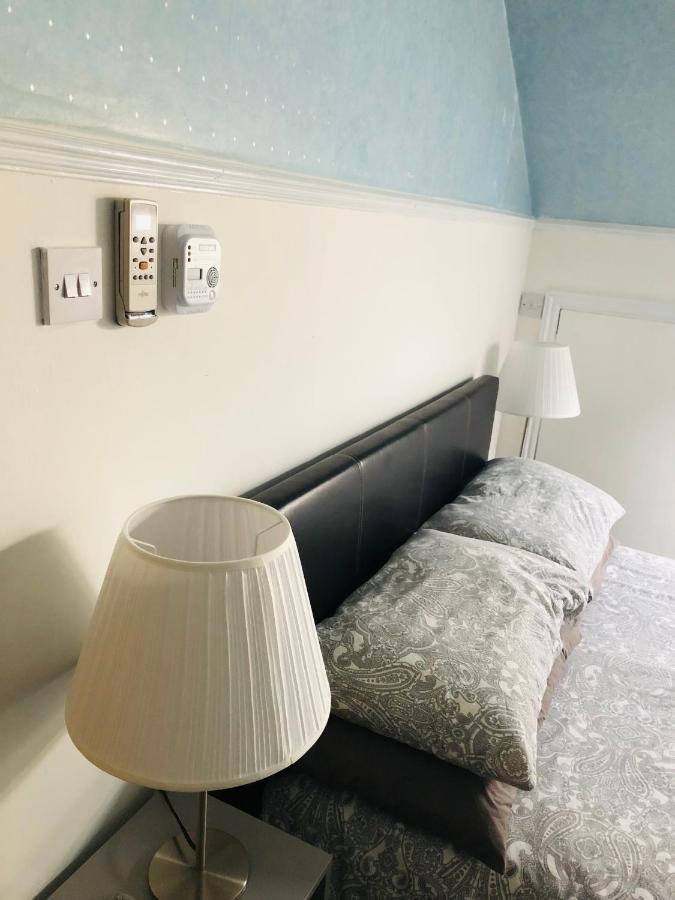 Ferienwohnung AC Hideout, Rochford, Southend On Sea, Airport Exterior foto